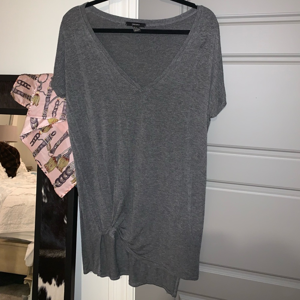 Forever 21 gray tunic v neck tee